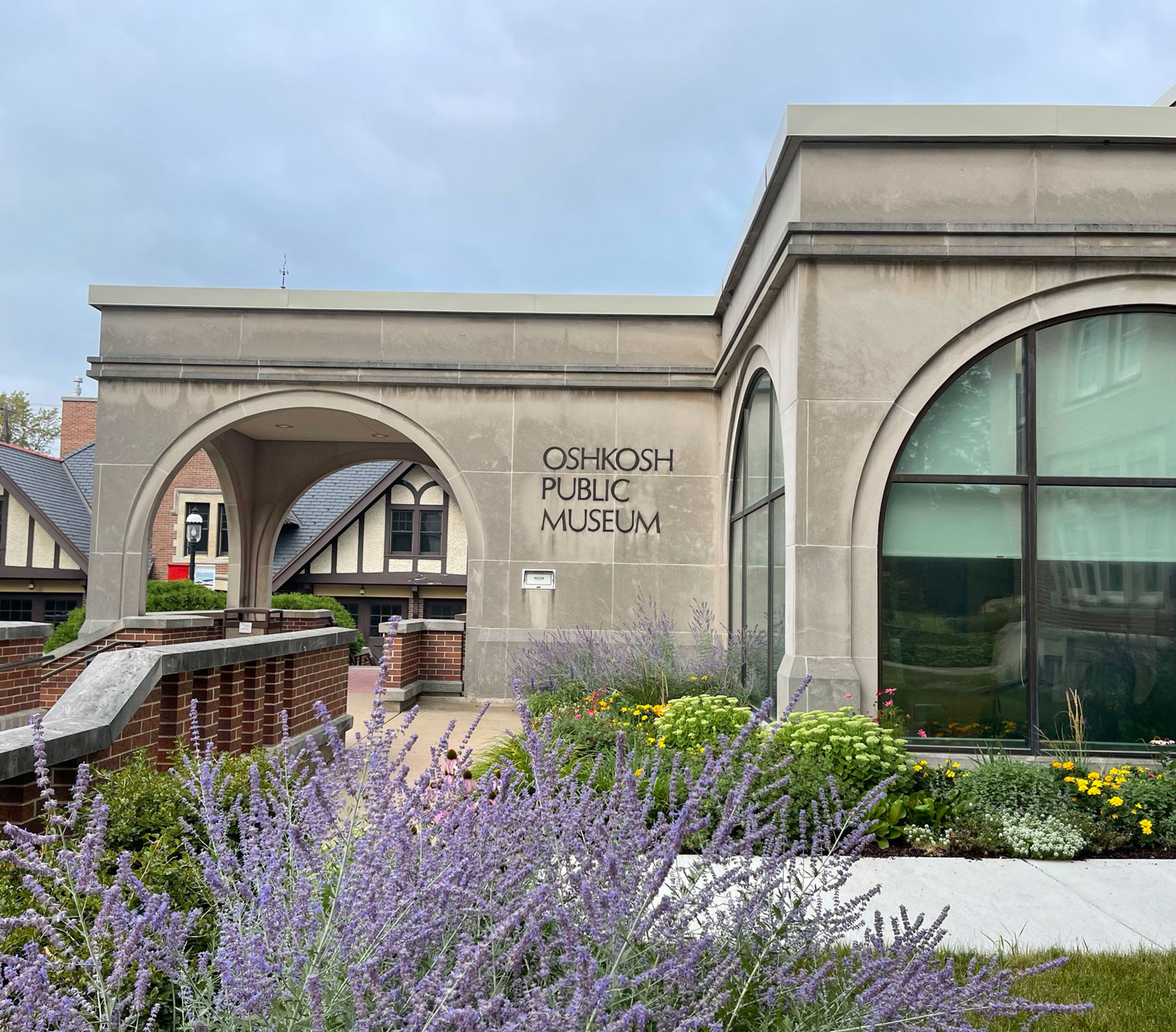 Entrance to the Oshkosh Public Museum