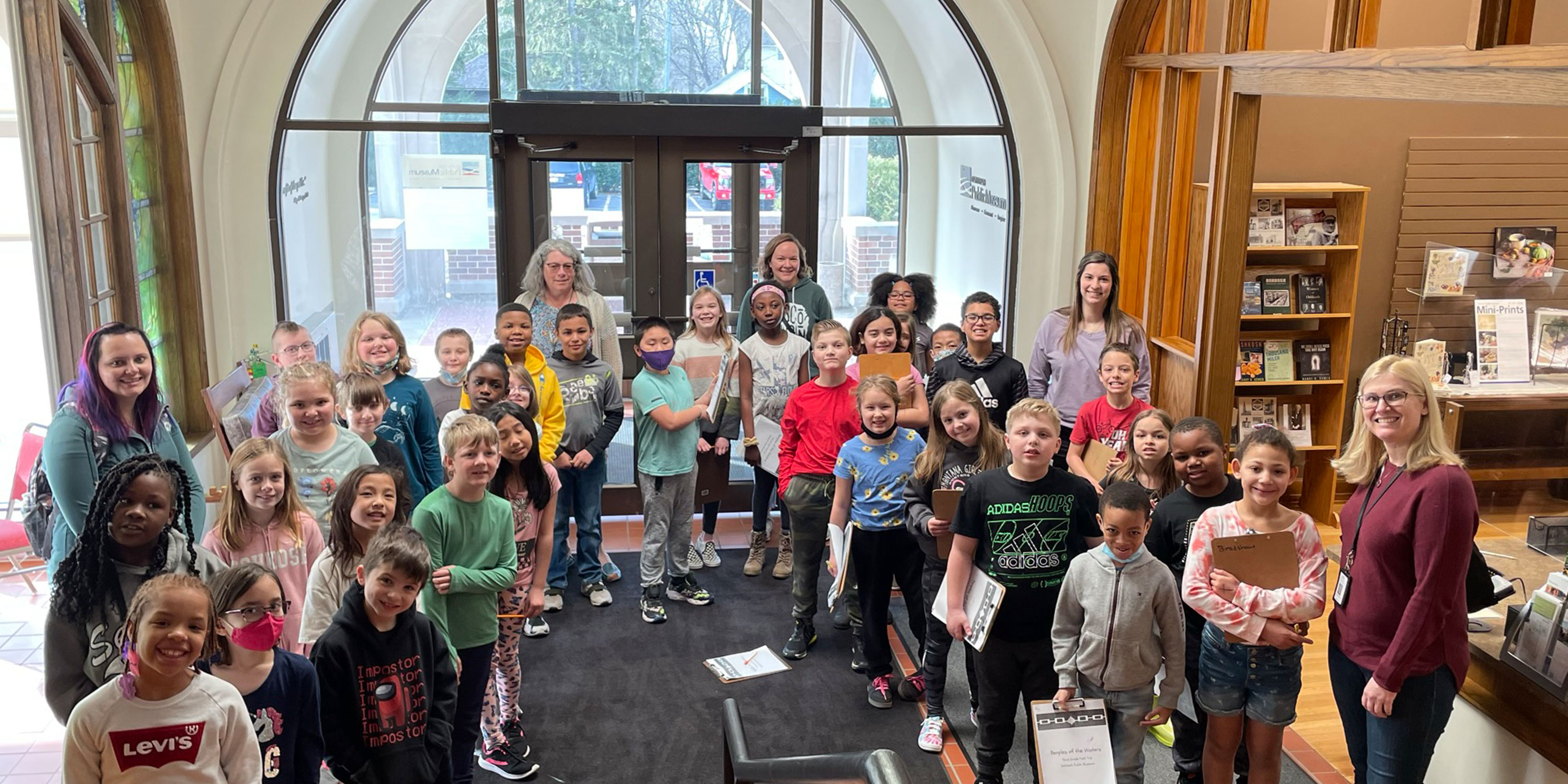 Class field trip in the Oshkosh Public Museum